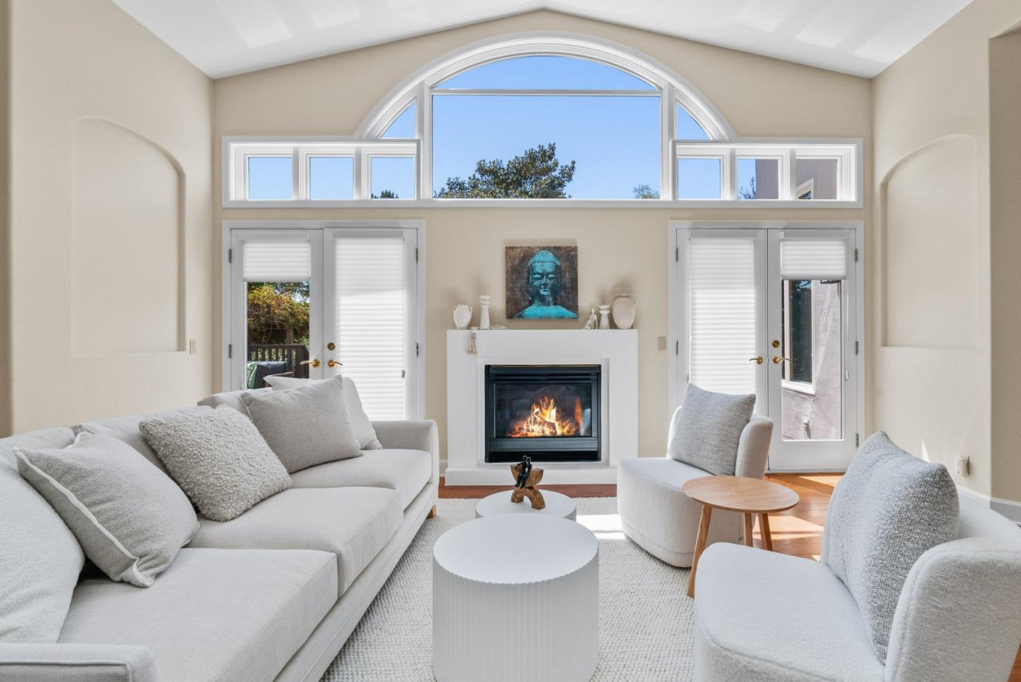 Detail Gallery Image 4 of 52 For 125 Bryce Ct, Aptos,  CA 95003 - 3 Beds | 2/1 Baths
