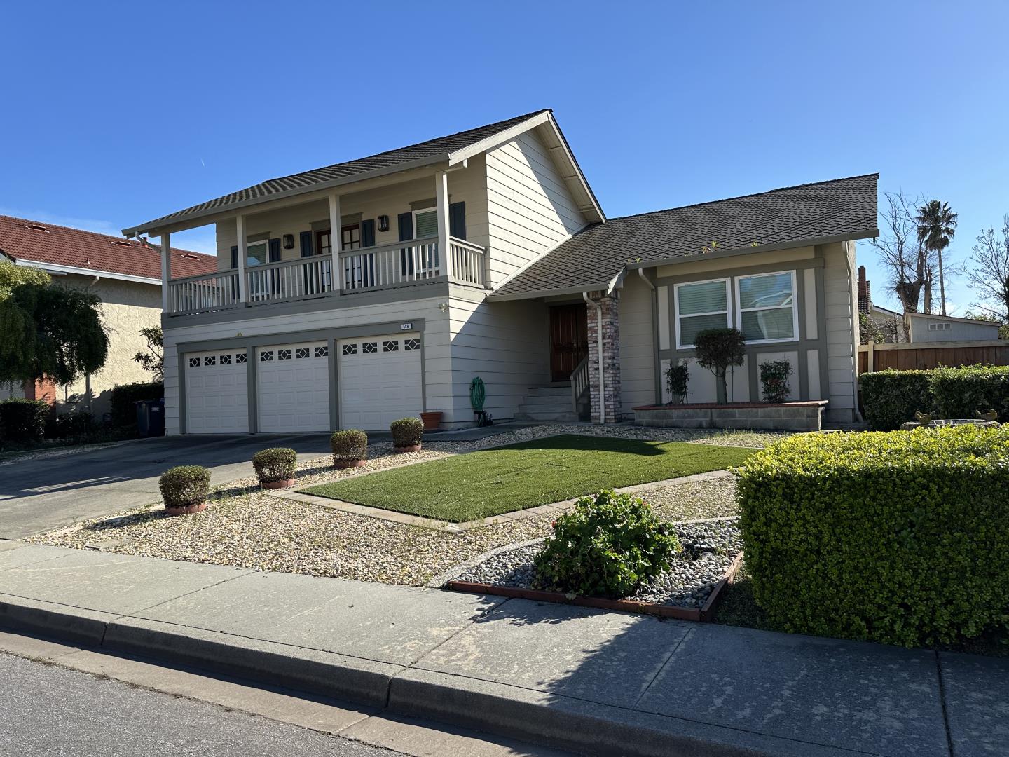 Detail Gallery Image 1 of 17 For 588 Aberdeen Way, Milpitas,  CA 95035 - 4 Beds | 3 Baths