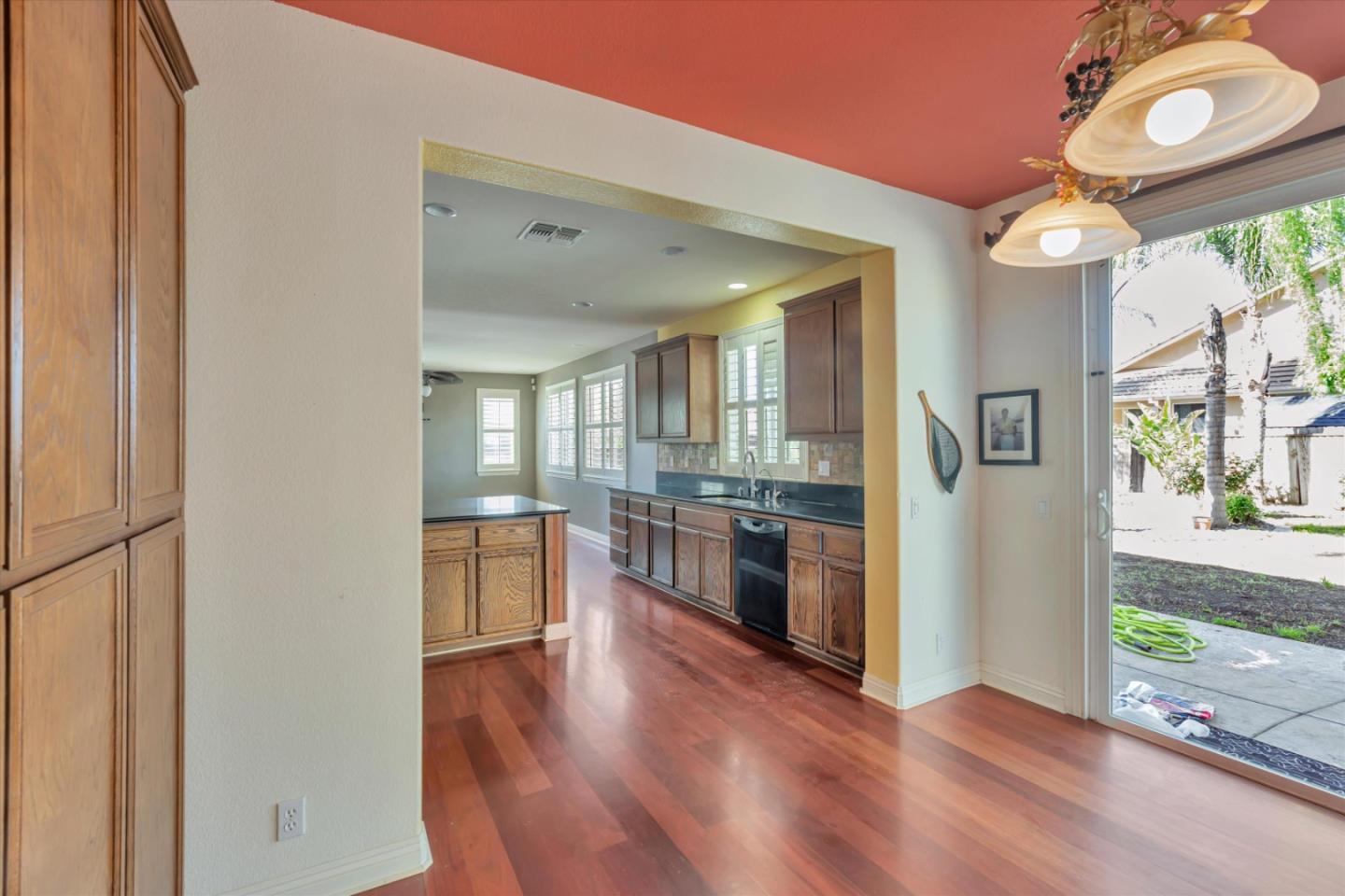 415 Parliament Way, Stanislaus County, CA 95360 photo 11