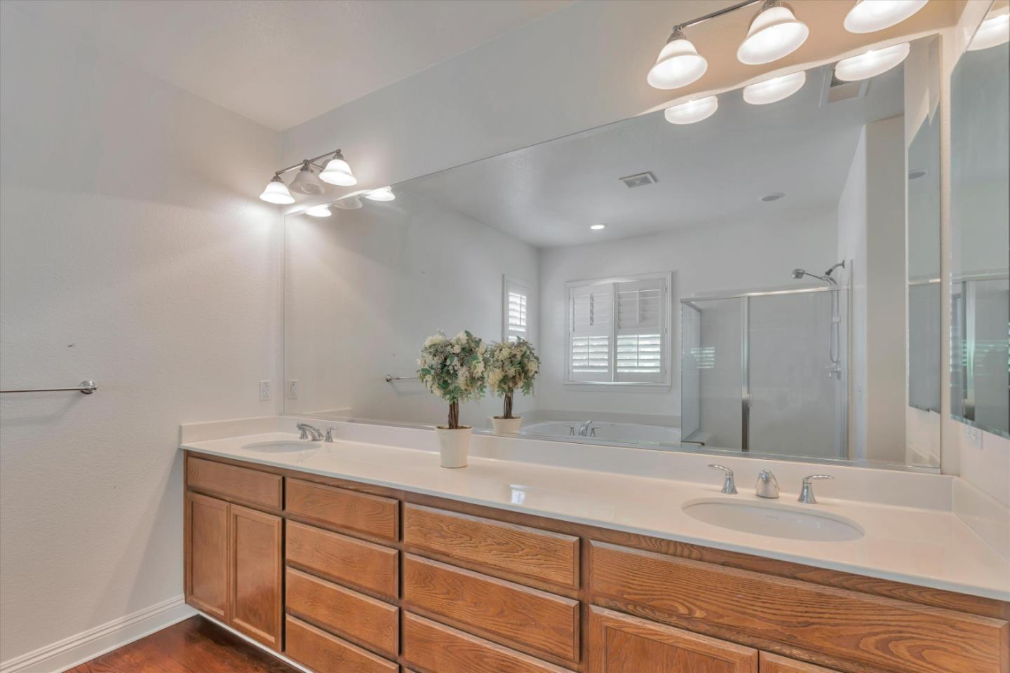 415 Parliament Way, Stanislaus County, CA 95360 photo 22