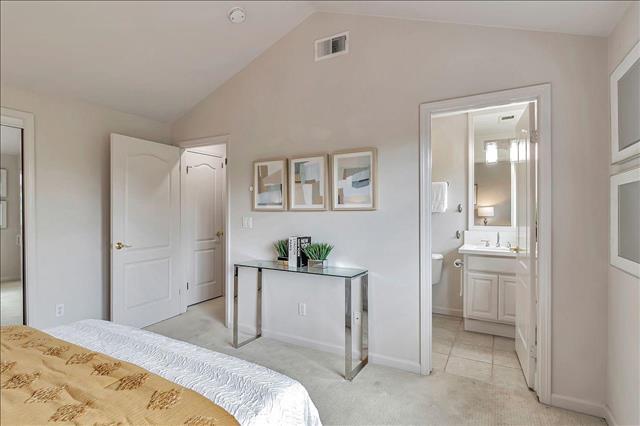 Detail Gallery Image 13 of 36 For 20 Willow Rd #26,  Menlo Park,  CA 94025 - 2 Beds | 2 Baths