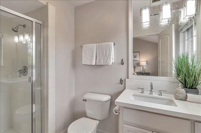Detail Gallery Image 16 of 36 For 20 Willow Rd #26,  Menlo Park,  CA 94025 - 2 Beds | 2 Baths
