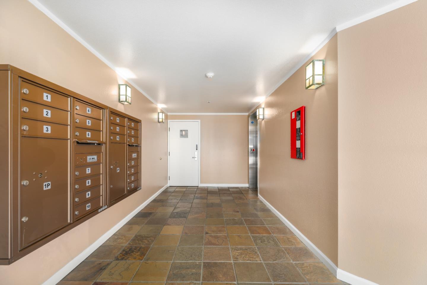 Detail Gallery Image 23 of 31 For 2029 Channing Way 3c,  Berkeley,  CA 94704 - 2 Beds | 1 Baths
