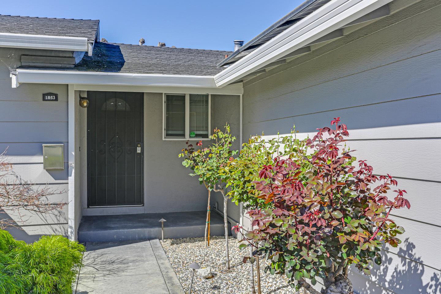 Detail Gallery Image 4 of 45 For 1853 Babe Ruth Ct, San Jose,  CA 95132 - 3 Beds | 2 Baths
