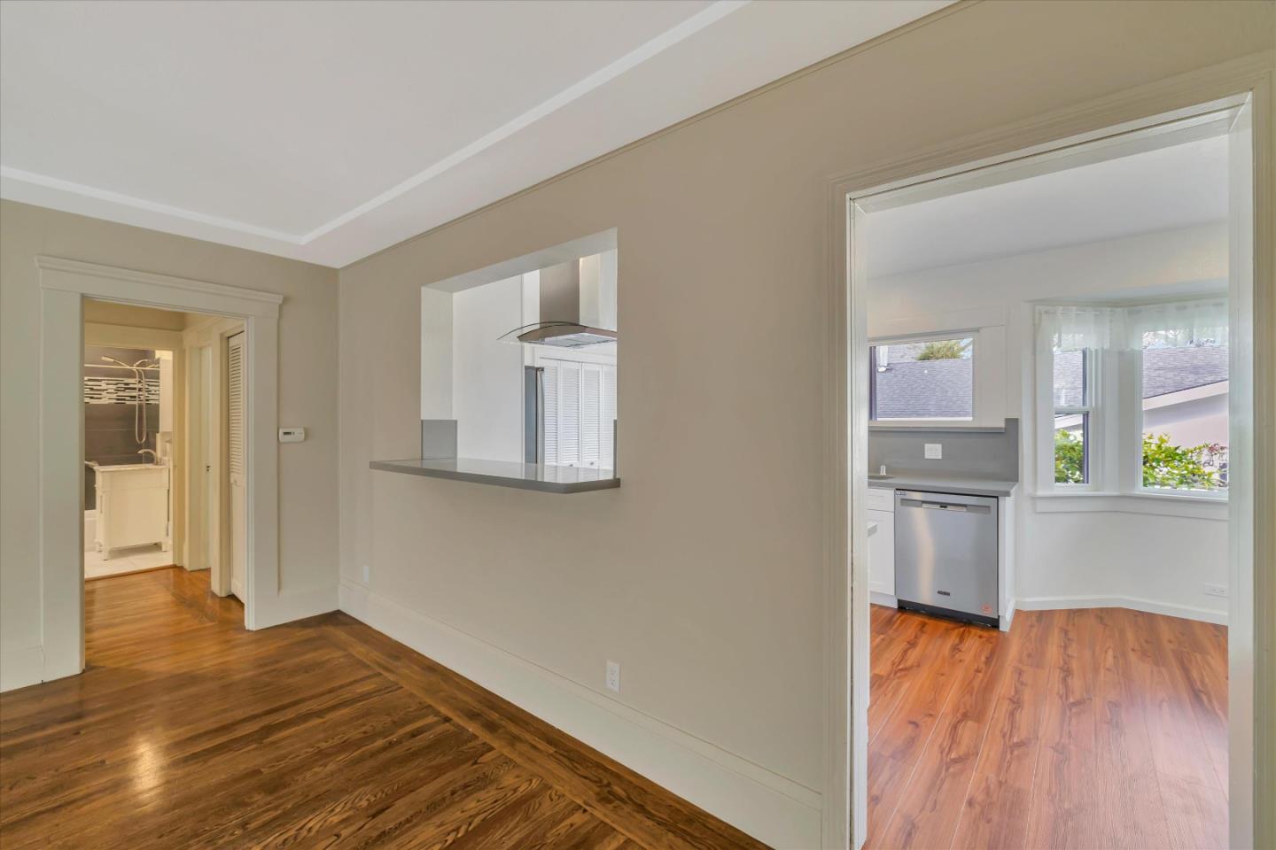 Detail Gallery Image 10 of 43 For 1213 Balboa Ave, Burlingame,  CA 94010 - 4 Beds | 2/1 Baths