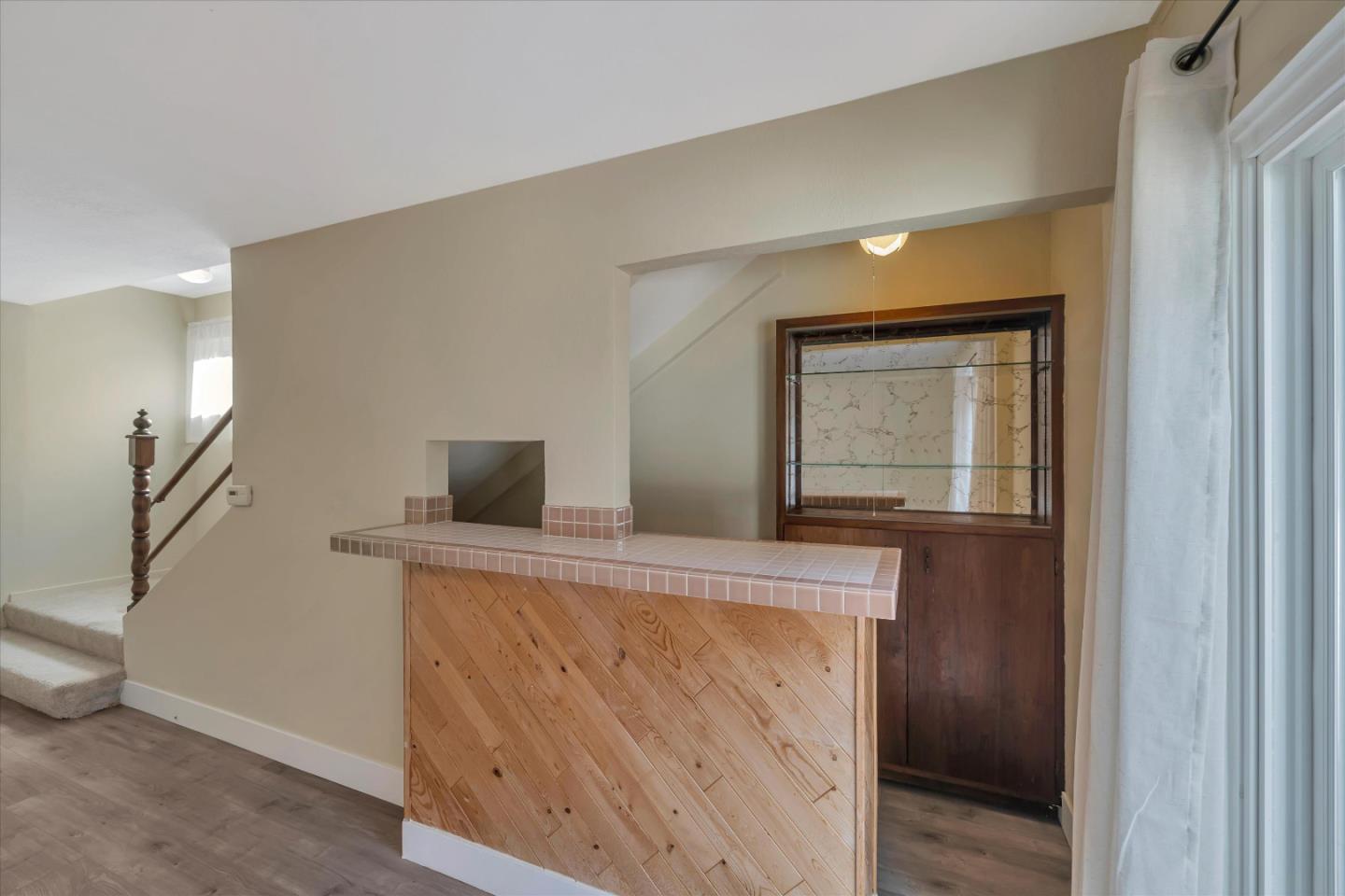 Detail Gallery Image 26 of 43 For 1213 Balboa Ave, Burlingame,  CA 94010 - 4 Beds | 2/1 Baths