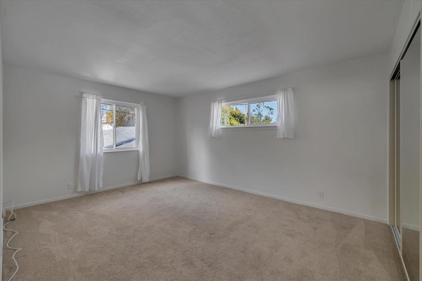 Detail Gallery Image 29 of 43 For 1213 Balboa Ave, Burlingame,  CA 94010 - 4 Beds | 2/1 Baths