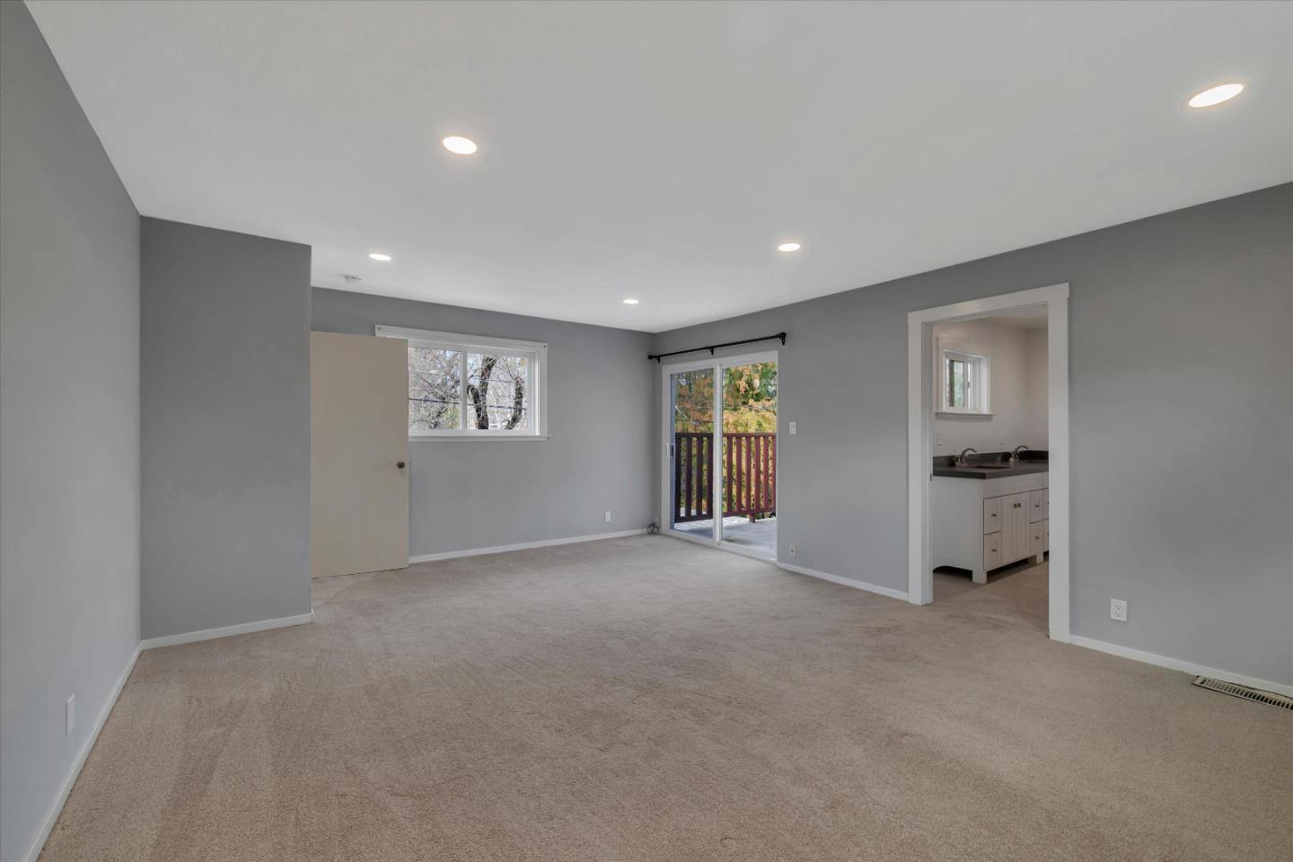 Detail Gallery Image 33 of 43 For 1213 Balboa Ave, Burlingame,  CA 94010 - 4 Beds | 2/1 Baths