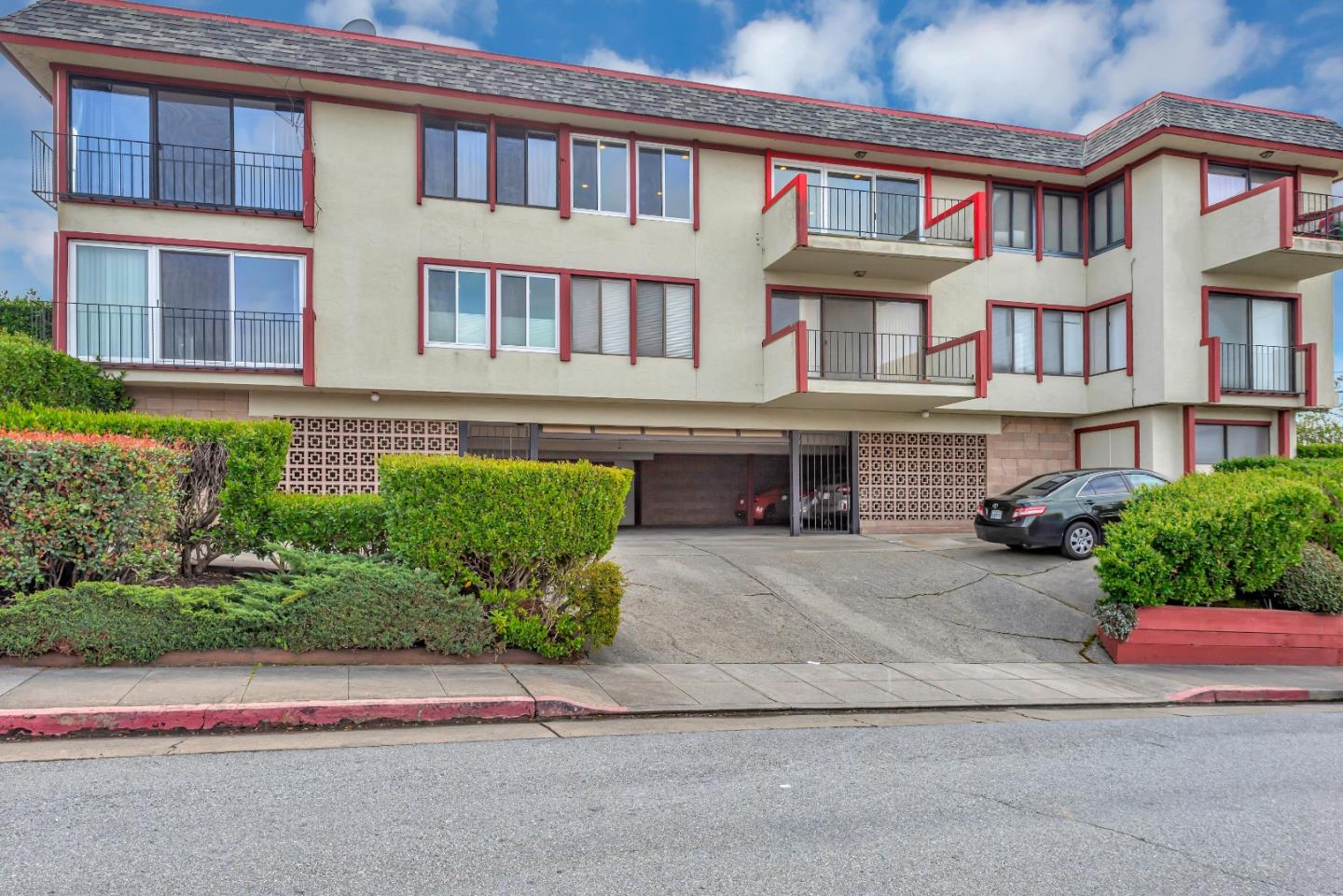 Detail Gallery Image 3 of 18 For 1131 W Hillsdale Blvd #5,  San Mateo,  CA 94403 - 2 Beds | 2 Baths