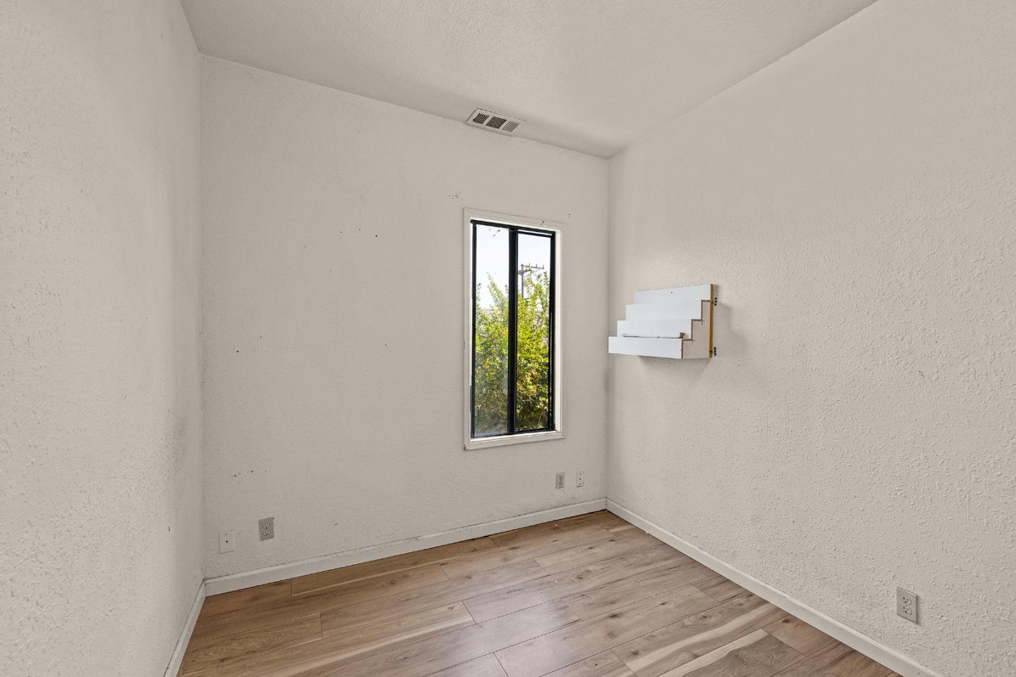 Detail Gallery Image 12 of 25 For 2422 E 24th St, Oakland,  CA 94601 - – Beds | – Baths