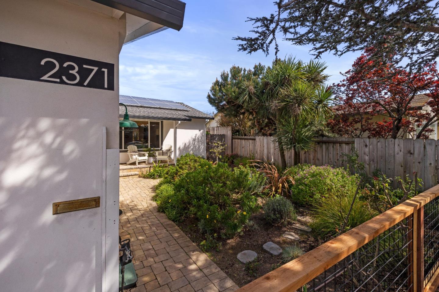 Detail Gallery Image 3 of 38 For 2371 Clipper St, San Mateo,  CA 94403 - 3 Beds | 2 Baths