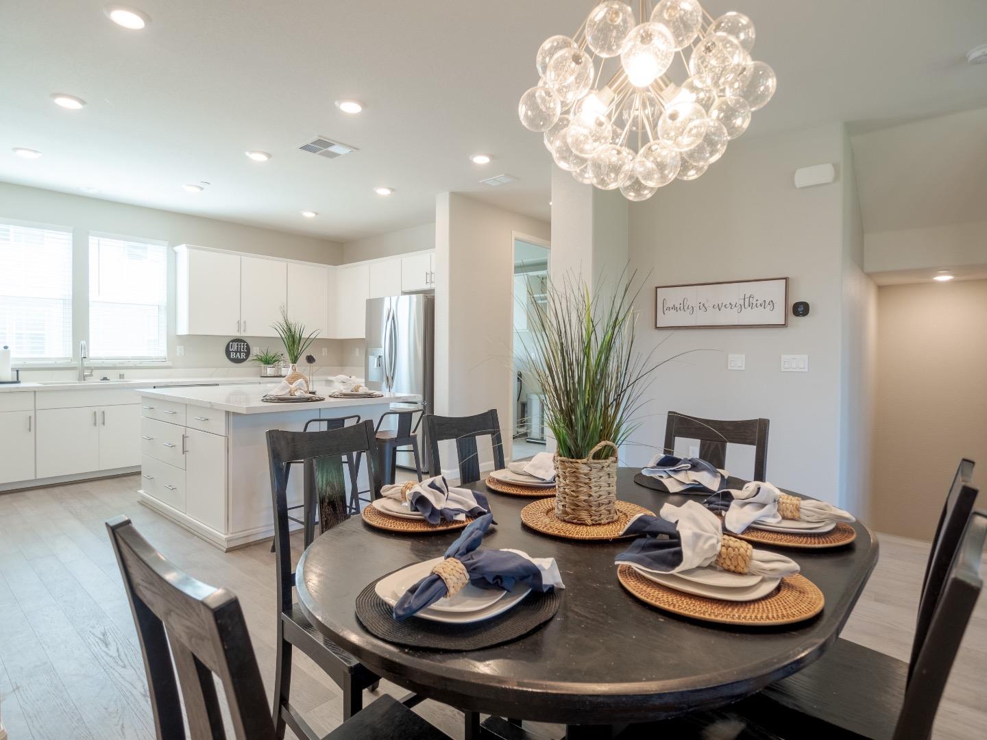 Detail Gallery Image 16 of 52 For 6416 Laguna Seca, Gilroy,  CA 95020 - 4 Beds | 2/2 Baths