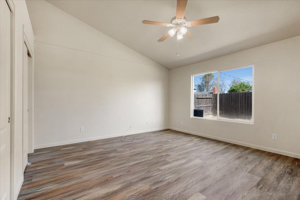 Detail Gallery Image 19 of 46 For 1360 Chamberlain Ave, Los Banos,  CA 93635 - 4 Beds | 2 Baths