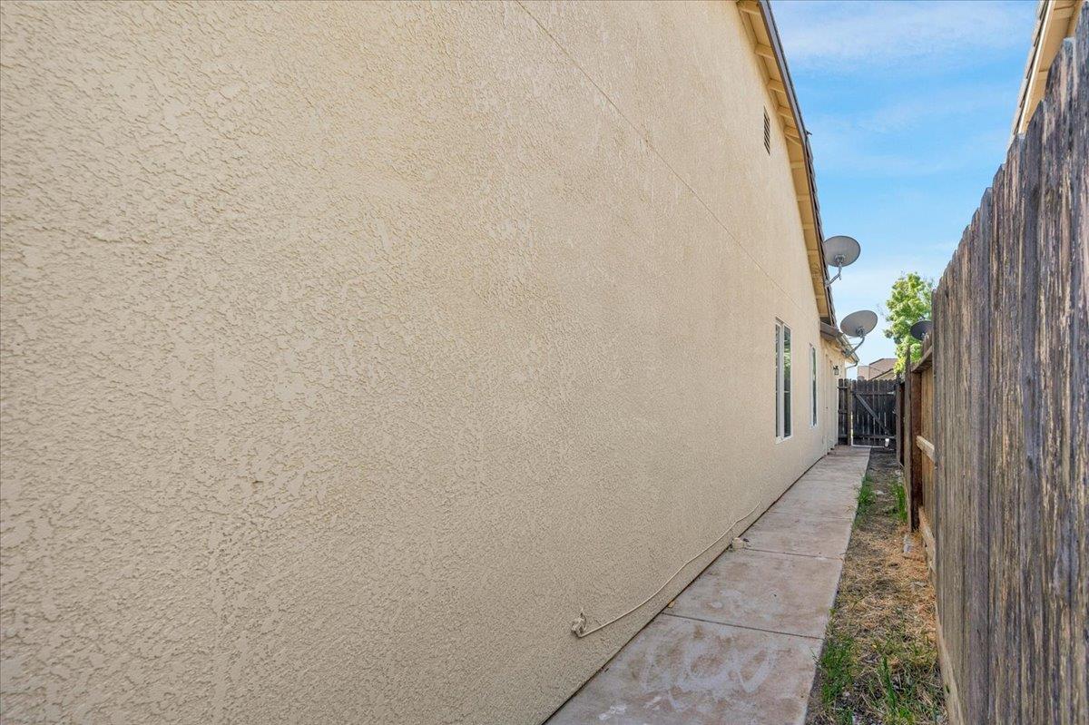 Detail Gallery Image 37 of 46 For 1360 Chamberlain Ave, Los Banos,  CA 93635 - 4 Beds | 2 Baths