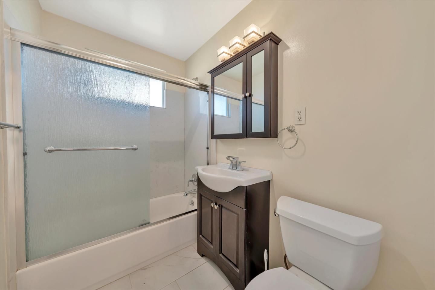 Detail Gallery Image 14 of 17 For 3614 Farm Hill Blvd a,  Redwood City,  CA 94061 - 3 Beds | 2 Baths