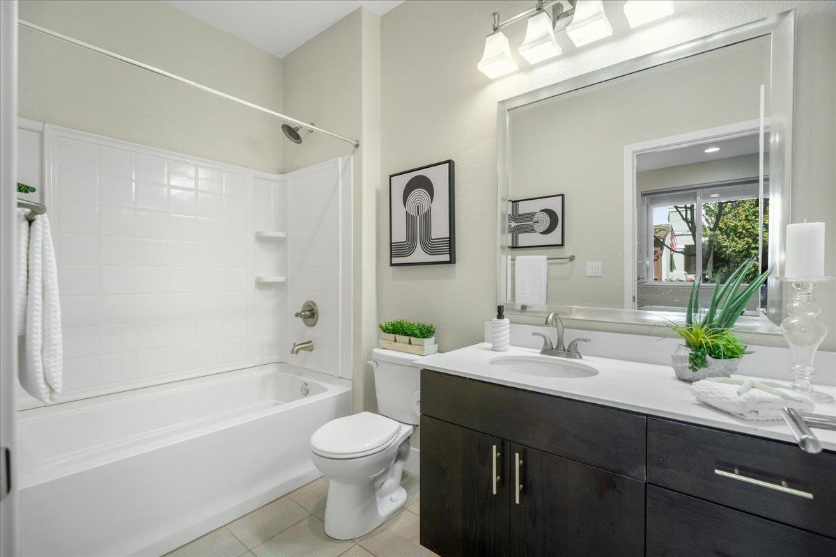 Detail Gallery Image 10 of 33 For 17050 Saint Anne Ln, Morgan Hill,  CA 95037 - 4 Beds | 3/1 Baths