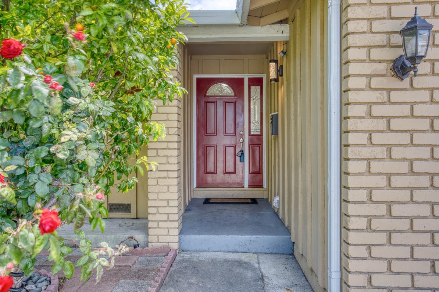 Detail Gallery Image 2 of 33 For 2404 Lindbergh Ave, San Jose,  CA 95128 - 3 Beds | 2 Baths