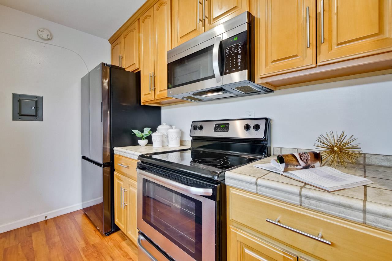 Detail Gallery Image 5 of 11 For 4624 Capay Dr #3,  San Jose,  CA 95118 - 2 Beds | 1 Baths