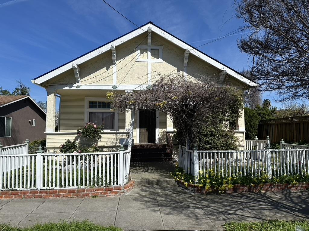 Detail Gallery Image 1 of 1 For 614 N 11th St, San Jose,  CA 95112 - 2 Beds | 1 Baths