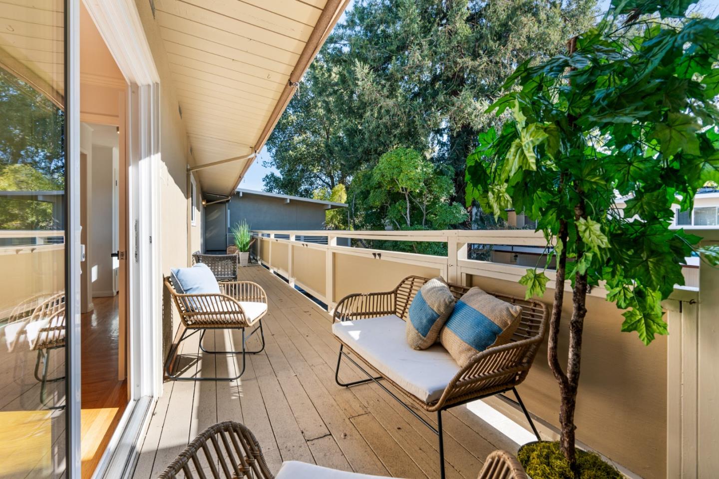 Detail Gallery Image 29 of 34 For 640 Forest Ave #E,  Palo Alto,  CA 94301 - 2 Beds | 2 Baths