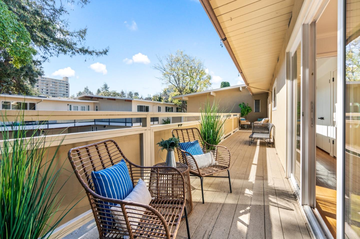 Detail Gallery Image 30 of 34 For 640 Forest Ave #E,  Palo Alto,  CA 94301 - 2 Beds | 2 Baths