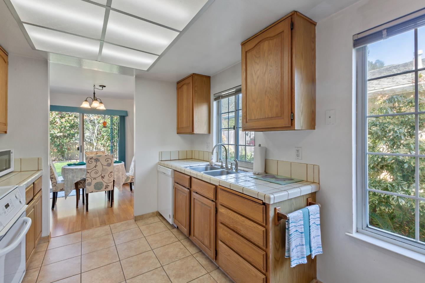 Detail Gallery Image 15 of 37 For 1245 Glacier Ave, Pacifica,  CA 94044 - 3 Beds | 2 Baths