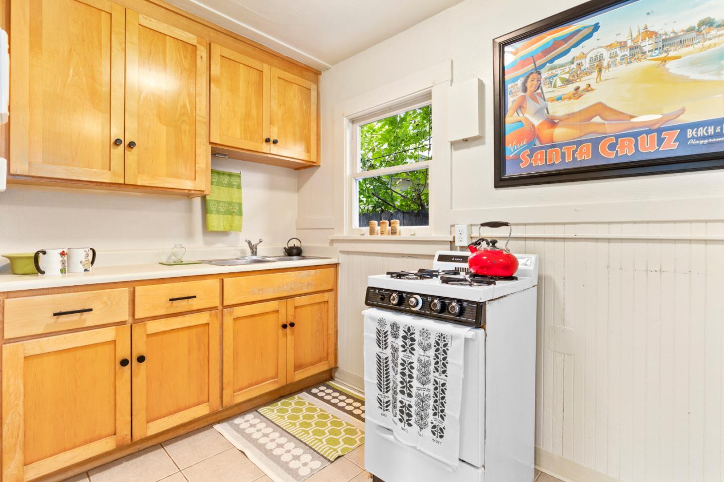 Detail Gallery Image 8 of 22 For 202 Hollister Ave a B,  Capitola,  CA 95010 - 2 Beds | 2 Baths