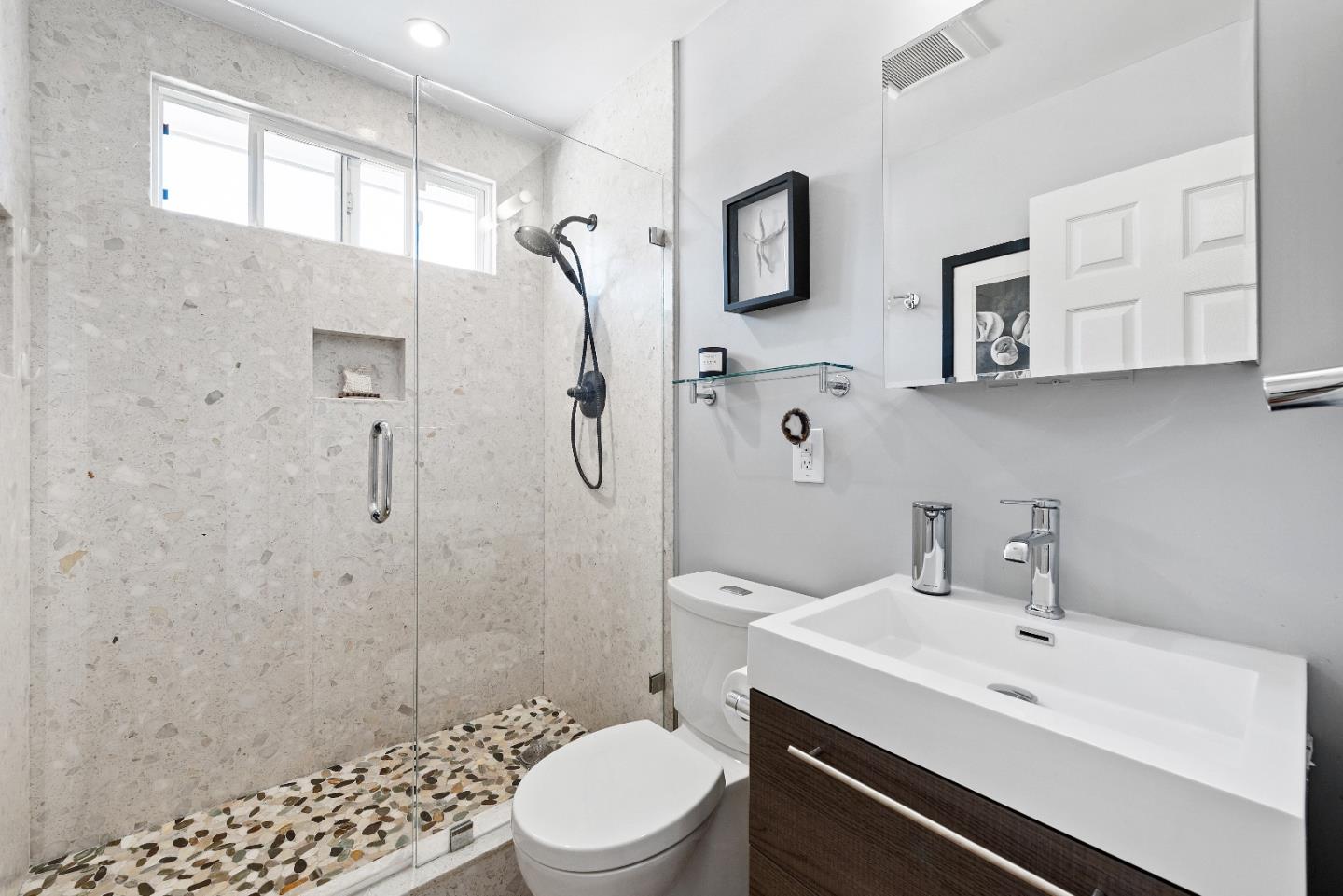 Detail Gallery Image 15 of 23 For 16 Cadiz Ct, Pacifica,  CA 94044 - 3 Beds | 1 Baths
