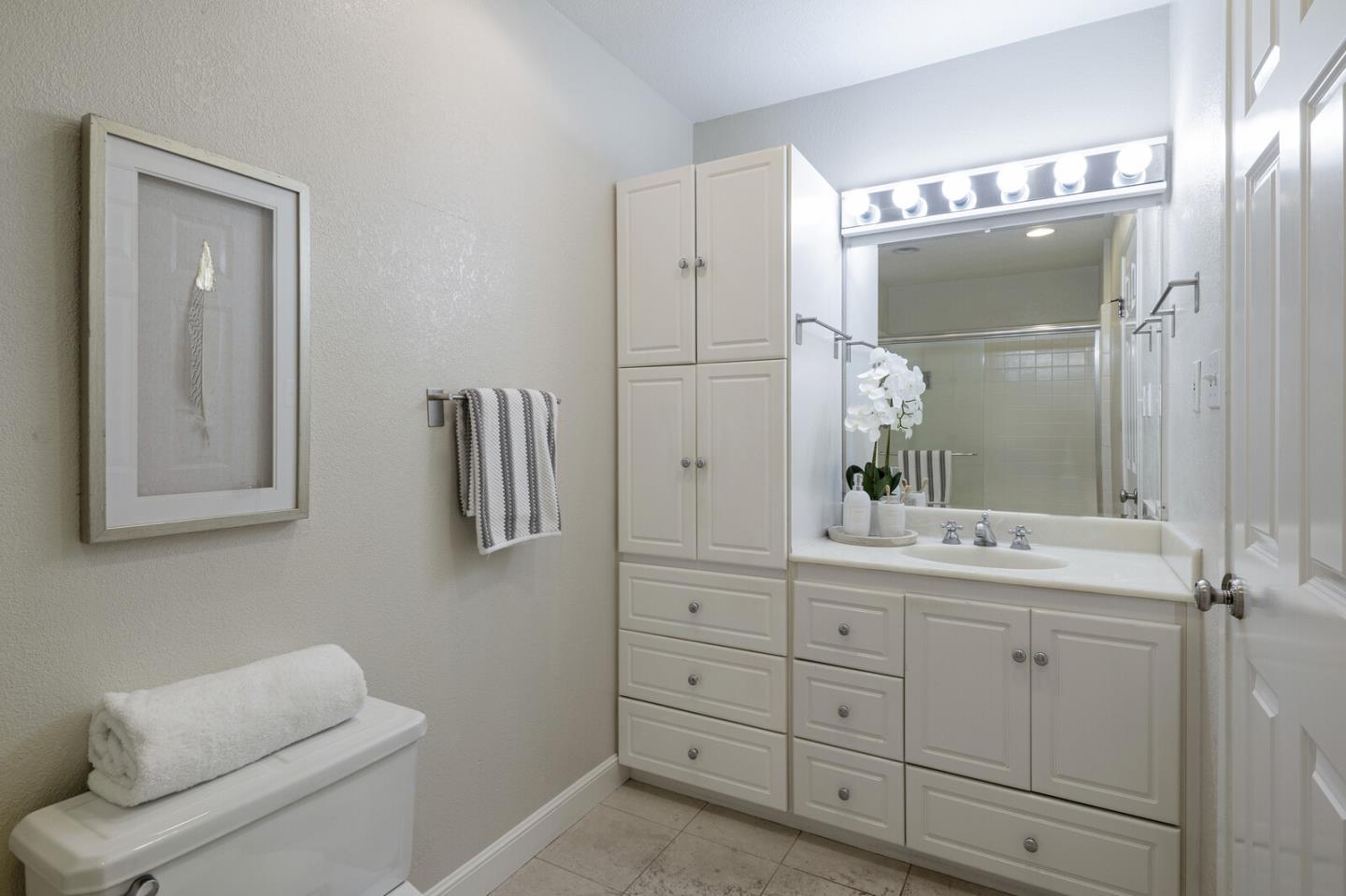Detail Gallery Image 18 of 38 For 2317 Sharon Rd, Menlo Park,  CA 94025 - 3 Beds | 2/1 Baths