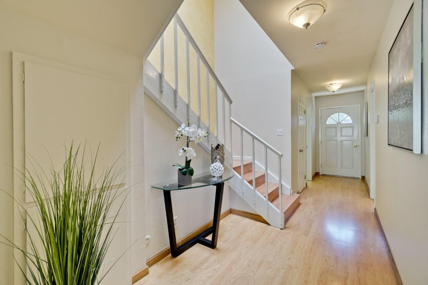 Detail Gallery Image 8 of 38 For 2317 Sharon Rd, Menlo Park,  CA 94025 - 3 Beds | 2/1 Baths
