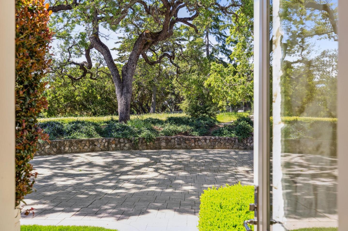 Detail Gallery Image 23 of 93 For 12 Ring Ln, Carmel Valley,  CA 93924 - 6 Beds | 5/2 Baths