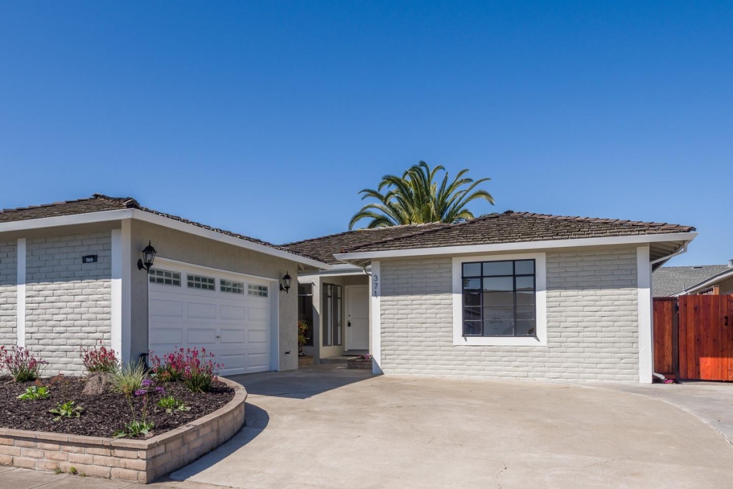 Detail Gallery Image 1 of 18 For 371 Menhaden Ct, Foster City,  CA 94404 - 3 Beds | 2 Baths