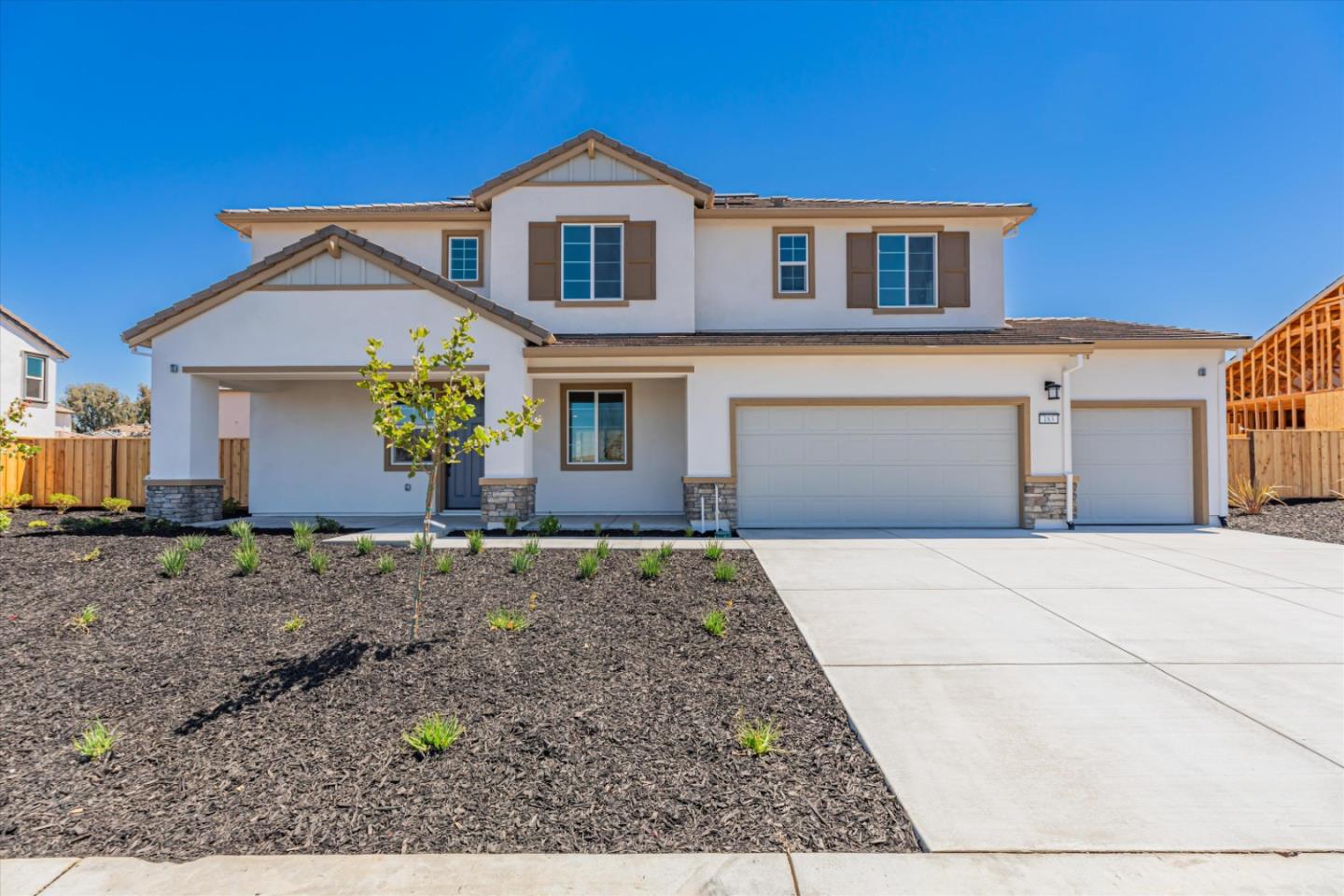 Detail Gallery Image 1 of 25 For 183 Vienna Way, Hollister,  CA 95023 - 4 Beds | 3/1 Baths