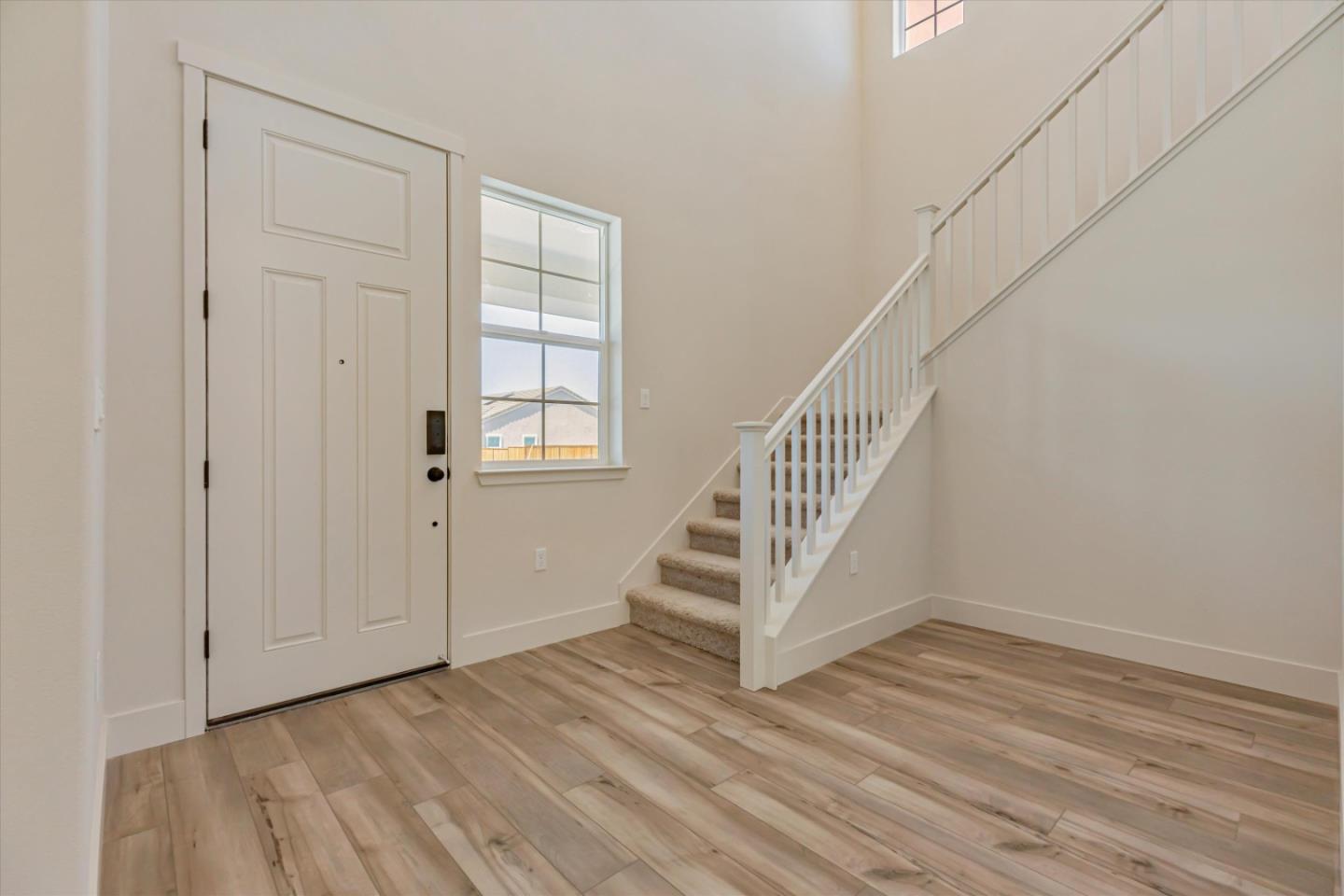 Detail Gallery Image 15 of 25 For 183 Vienna Way, Hollister,  CA 95023 - 4 Beds | 3/1 Baths