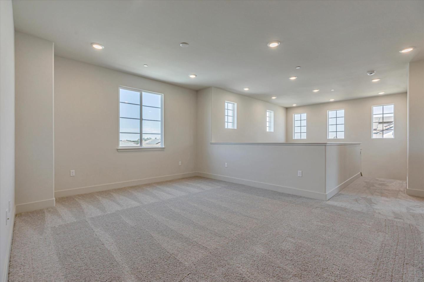 Detail Gallery Image 16 of 25 For 183 Vienna Way, Hollister,  CA 95023 - 4 Beds | 3/1 Baths