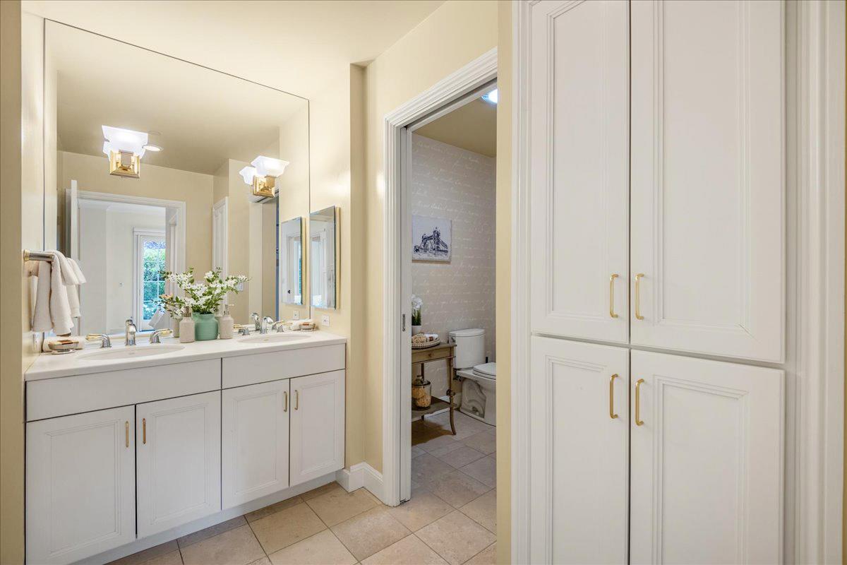 Detail Gallery Image 15 of 36 For 555 Byron St #107,  Palo Alto,  CA 94301 - 2 Beds | 2 Baths