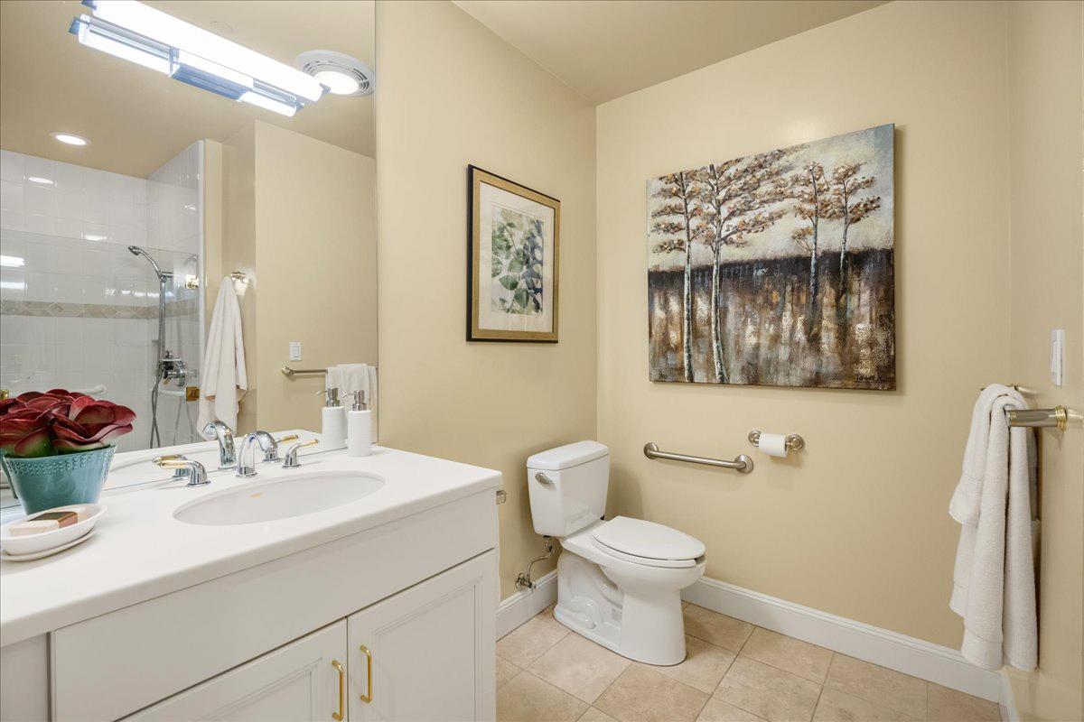 Detail Gallery Image 18 of 36 For 555 Byron St #107,  Palo Alto,  CA 94301 - 2 Beds | 2 Baths