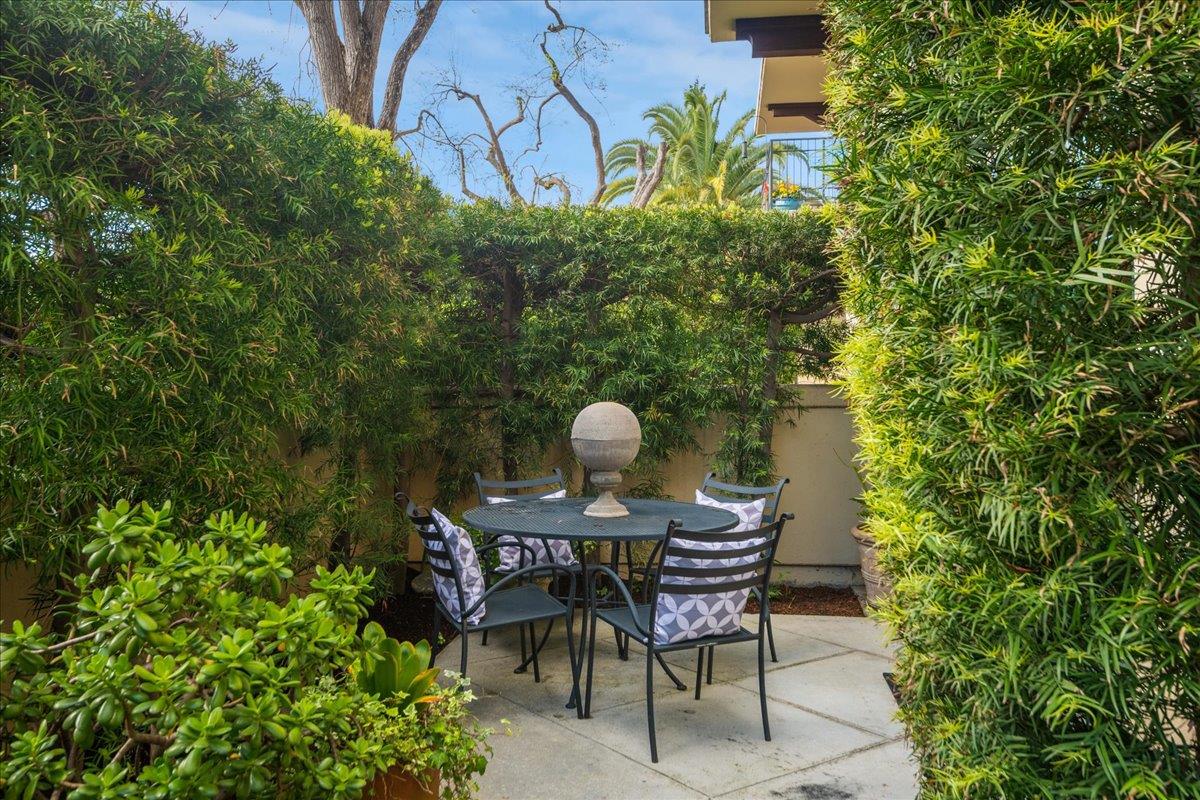 Detail Gallery Image 21 of 36 For 555 Byron St #107,  Palo Alto,  CA 94301 - 2 Beds | 2 Baths