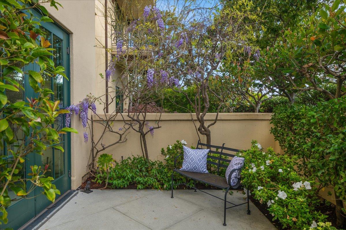 Detail Gallery Image 22 of 36 For 555 Byron St #107,  Palo Alto,  CA 94301 - 2 Beds | 2 Baths