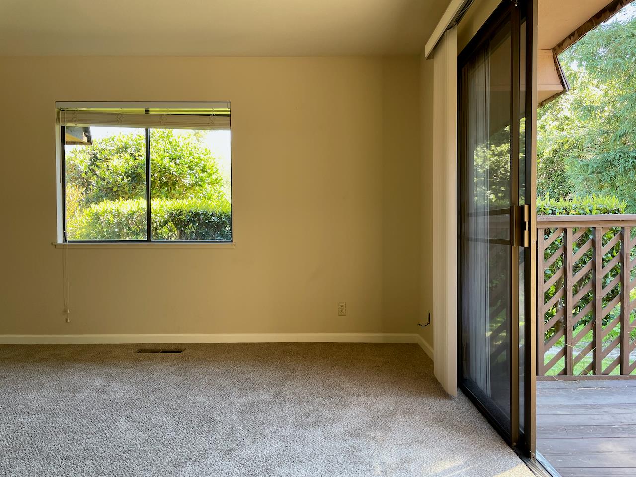 Detail Gallery Image 13 of 17 For 23799 Monterey Salinas Hwy #24,  Salinas,  CA 93908 - 2 Beds | 2 Baths