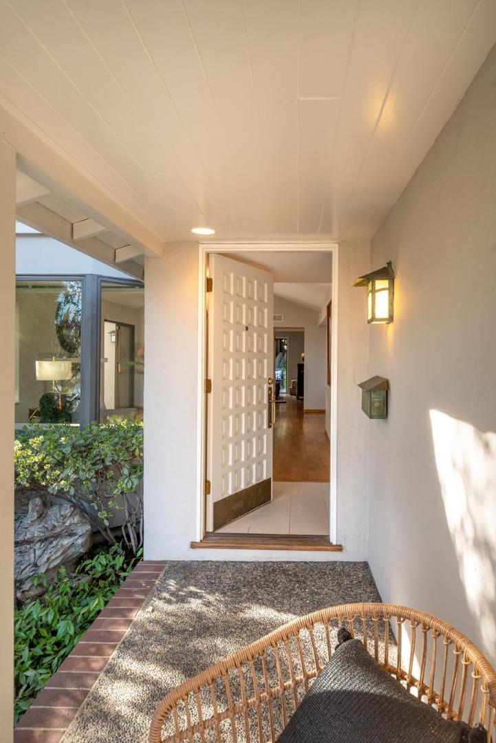 Detail Gallery Image 3 of 25 For 2330 Saint Francis Way, San Carlos,  CA 94070 - 3 Beds | 2 Baths