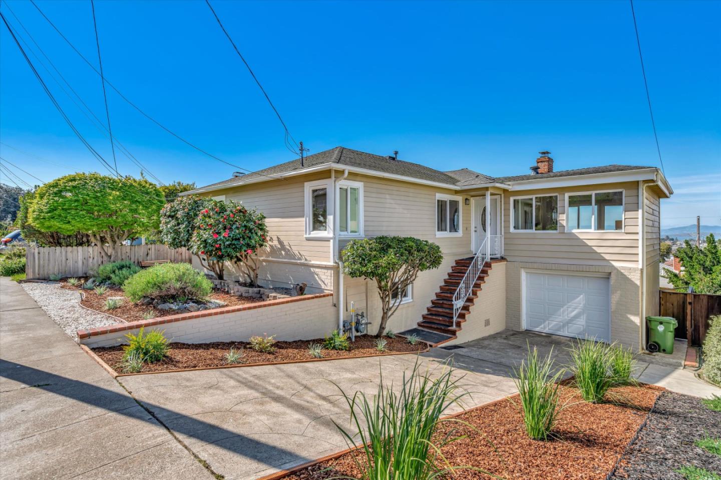 Detail Gallery Image 1 of 1 For 1313 Navellier St, El Cerrito,  CA 94530 - 3 Beds | 2 Baths