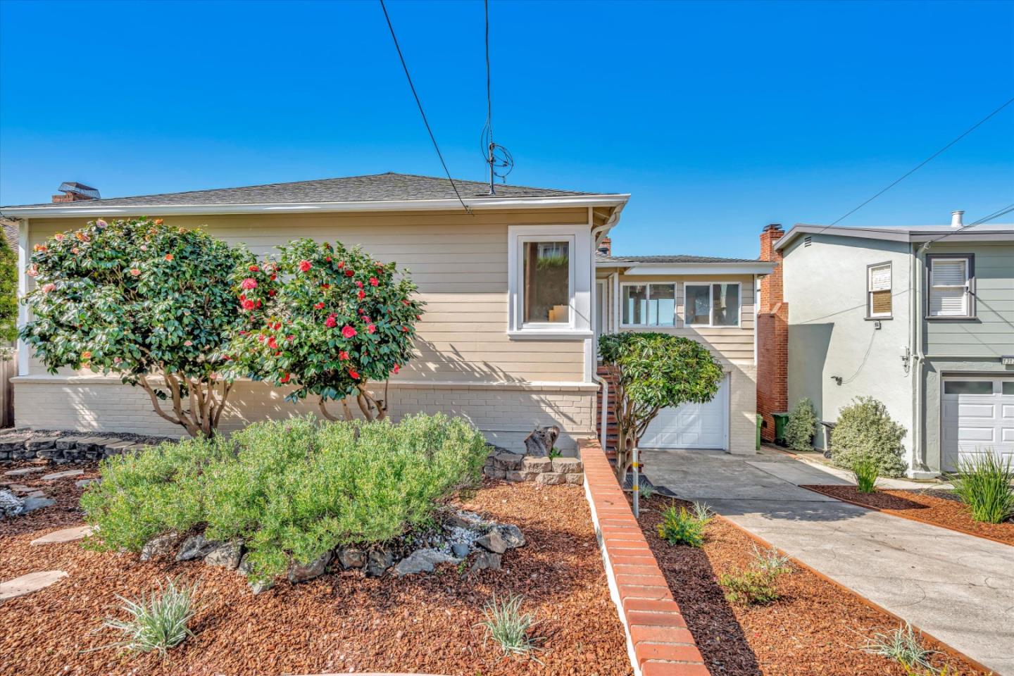 Detail Gallery Image 3 of 46 For 1313 Navellier St, El Cerrito,  CA 94530 - 3 Beds | 2 Baths
