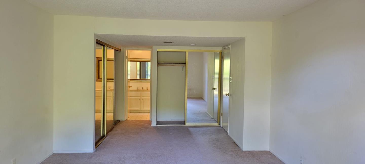 Detail Gallery Image 11 of 33 For 9 Creekridge Ct, San Mateo,  CA 94402 - 2 Beds | 2/1 Baths