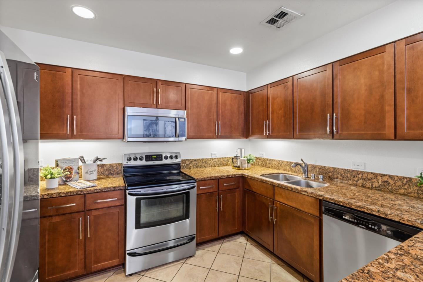 Detail Gallery Image 6 of 26 For 125 Patterson St #136,  San Jose,  CA 95112 - 2 Beds | 2 Baths