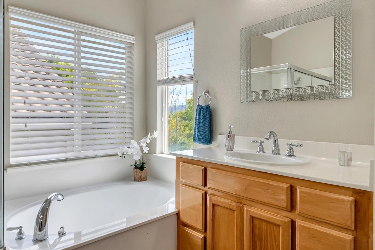 Detail Gallery Image 40 of 60 For 6551 Alyssa Dr, San Jose,  CA 95138 - 5 Beds | 2/1 Baths