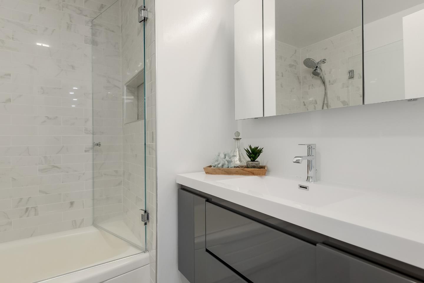 Detail Gallery Image 11 of 17 For 3037 Los Prados St #228,  San Mateo,  CA 94403 - 2 Beds | 2 Baths