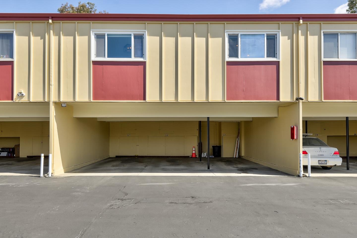 Detail Gallery Image 16 of 17 For 3037 Los Prados St #228,  San Mateo,  CA 94403 - 2 Beds | 2 Baths