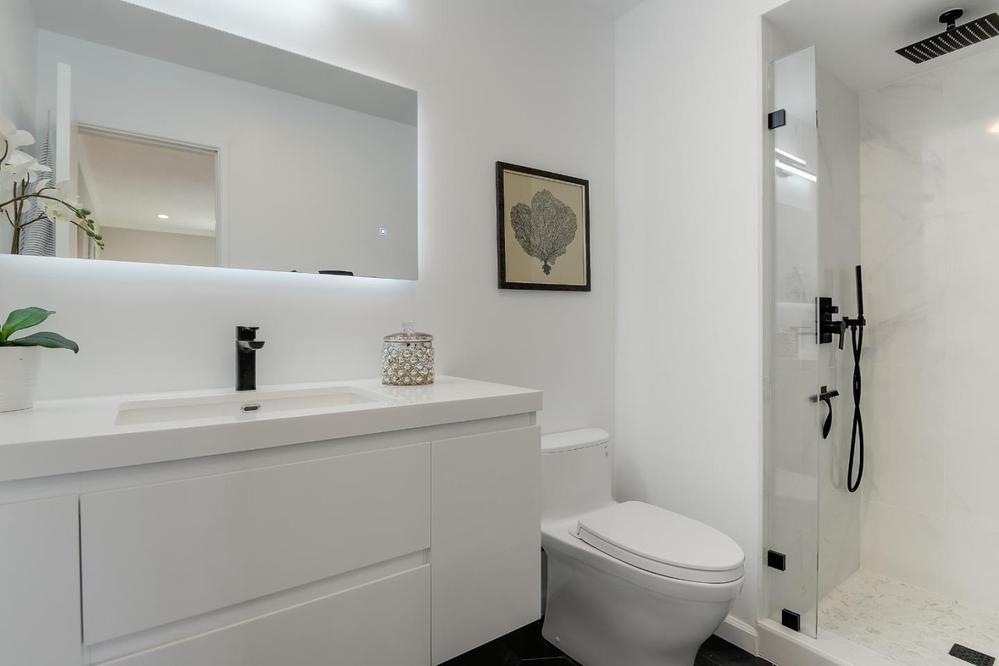 Detail Gallery Image 8 of 17 For 3037 Los Prados St #228,  San Mateo,  CA 94403 - 2 Beds | 2 Baths