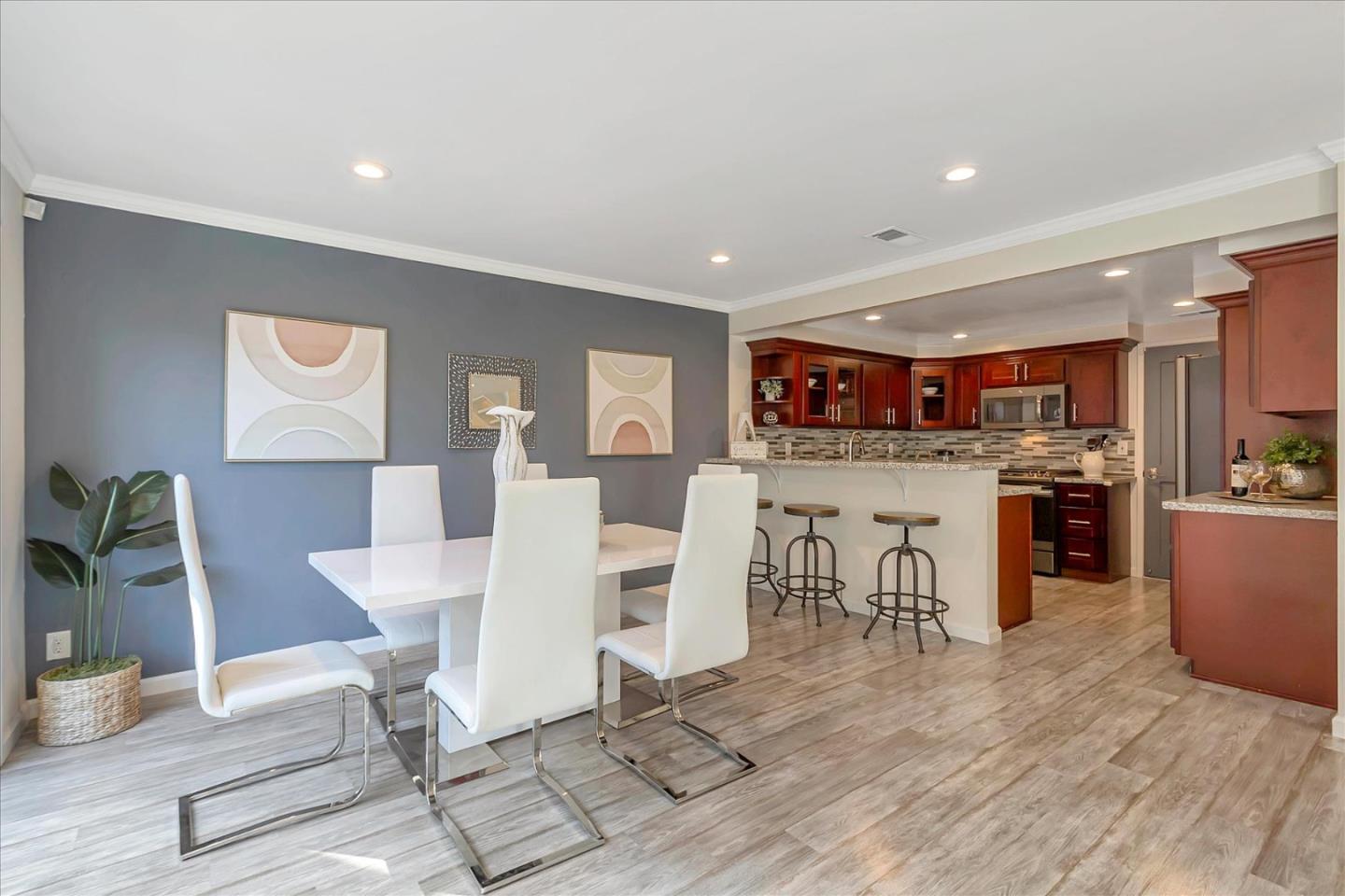 Detail Gallery Image 10 of 44 For 6537 Cobblestone Ct, San Jose,  CA 95120 - 4 Beds | 2/1 Baths